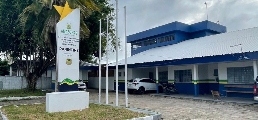 A Polícia Civil do Amazonas (PC-AM), por meio da Delegacia Especializada de Polícia (DEP) de Parintins (a 369 quilômetros de Manaus), cumpriu, na quinta-feira (23), mandado de prisão preventiva de um homem, 51, por descumprimento de medida protetiva e perseguição contra sua ex-companheira, de 43 anos. A prisão ocorreu no bairro Palmares, no município.